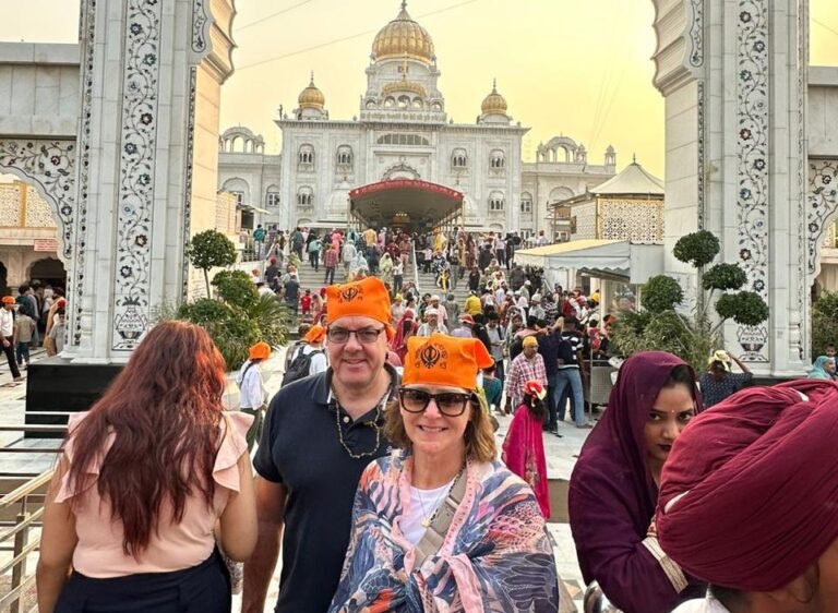 From Delhi 6 Days Golden Triangle Tour with Amritsar by AC Car