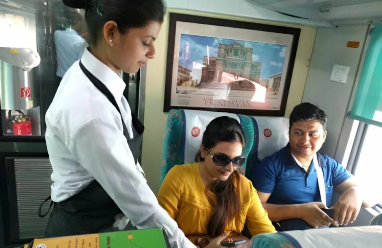 Same Day Taj Mahal Tour by Shatabdi Express