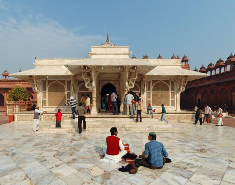 Same Day Taj Mahal Tour with Fatehpur Sikri | Fine India Tours